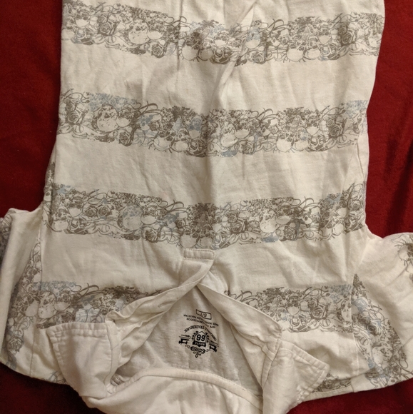 Clothes - Picture 2 of 8